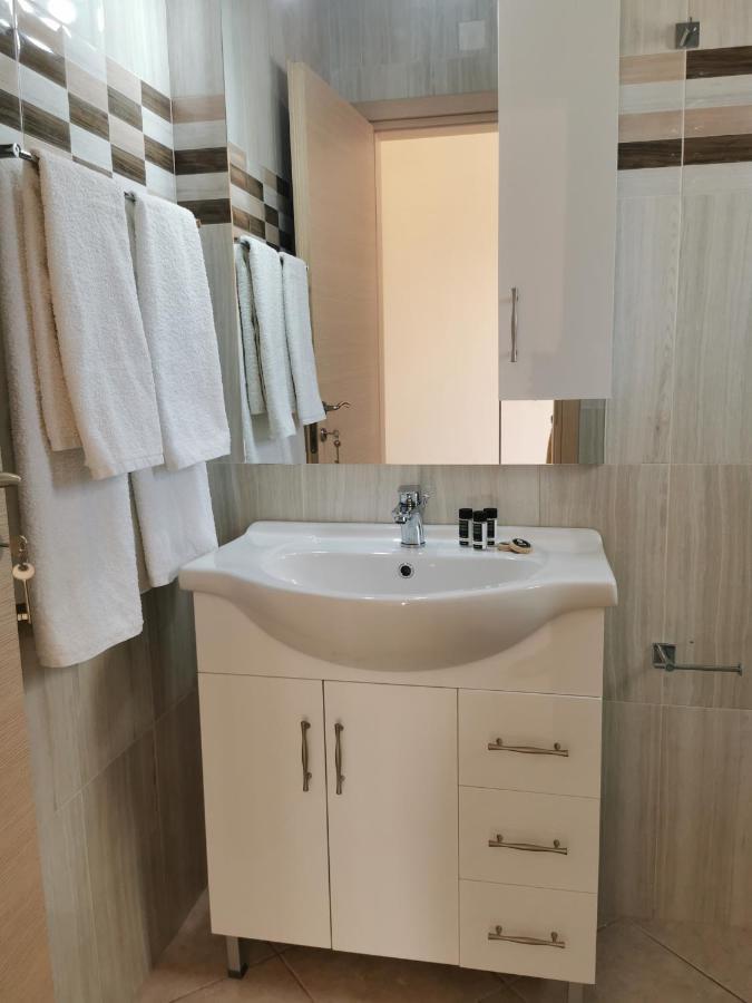 Marine Apartments Venetiko Ajíasz Fotinísz-part Kültér fotó